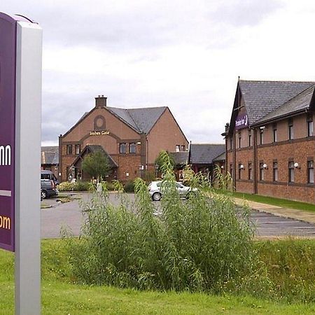 Premier Inn Inverness East Exterior foto