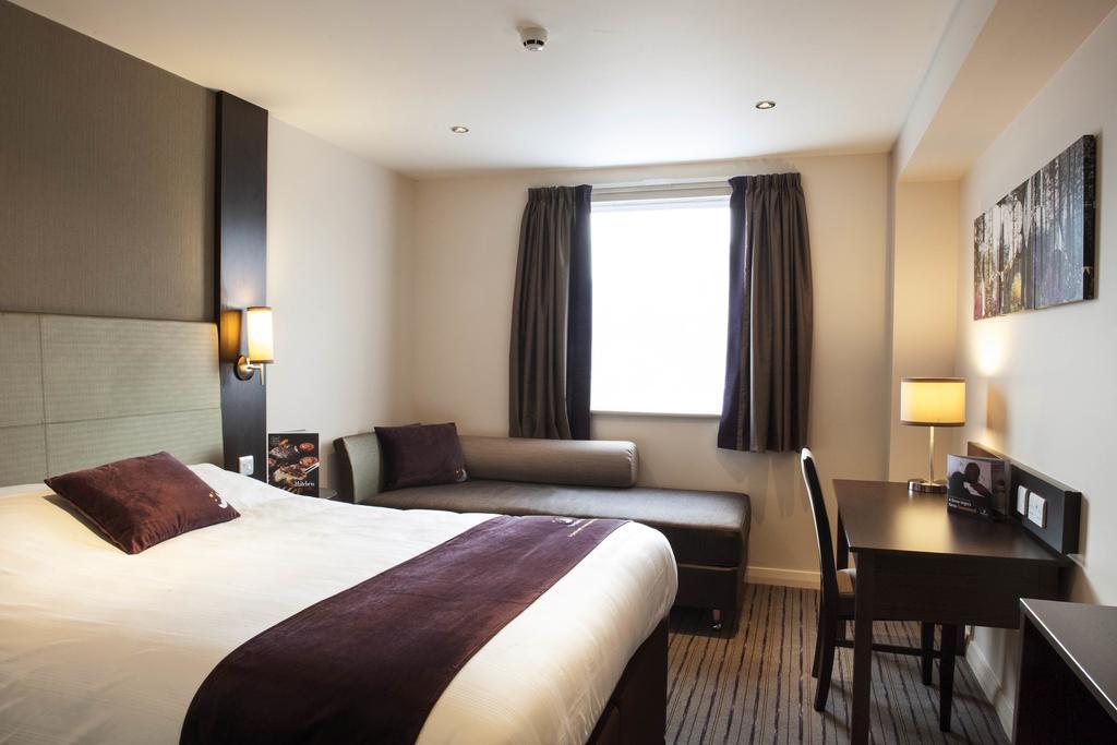 Premier Inn Inverness East Zimmer foto