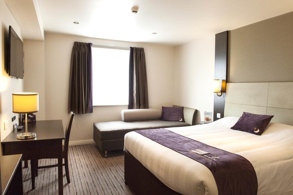 Premier Inn Inverness East Exterior foto