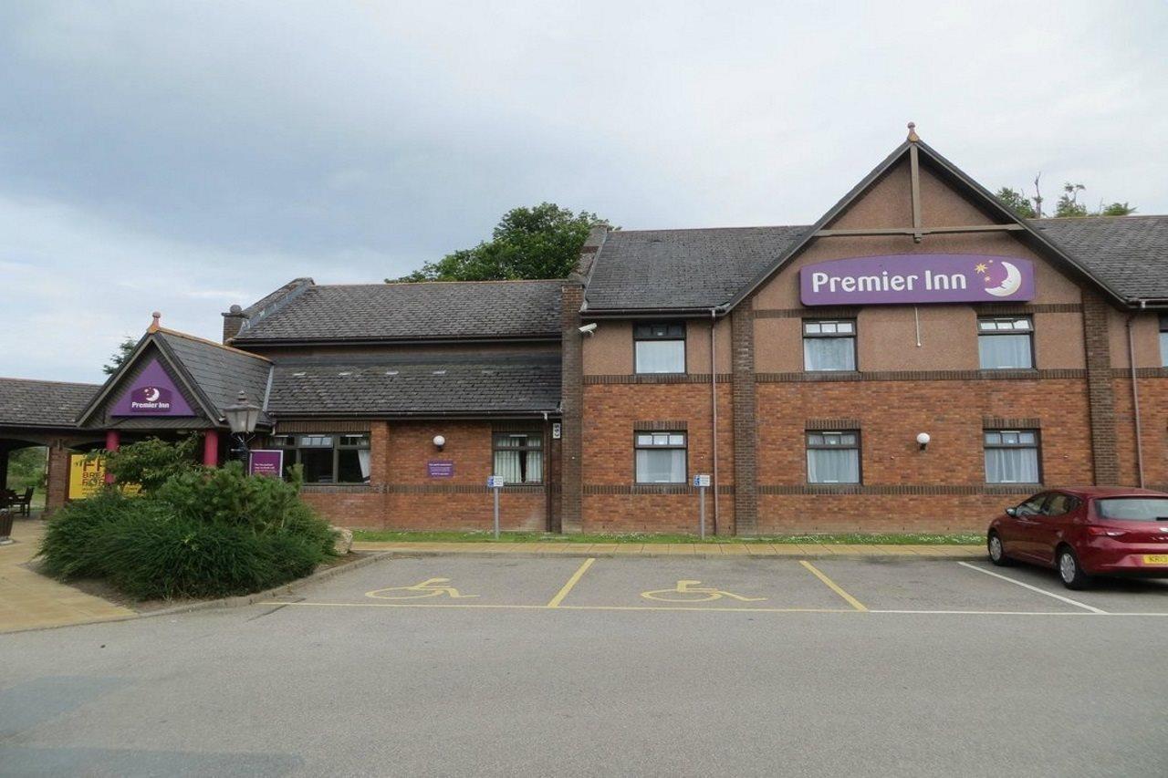 Premier Inn Inverness East Exterior foto